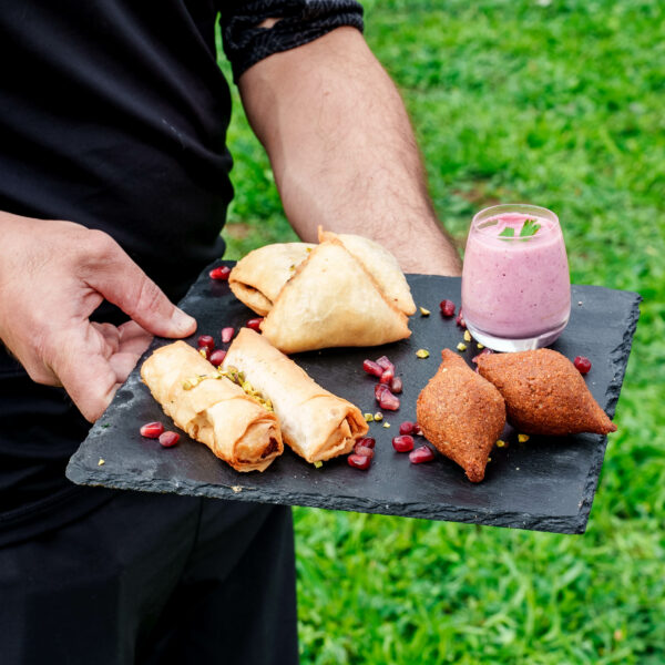 photo accueil mezzés Restaurant traiteur food trucks La Petite Syrienne